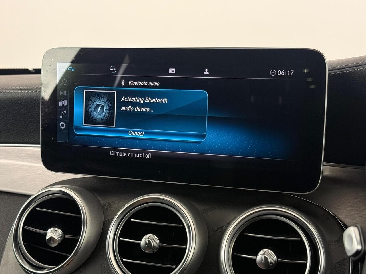Mercedes-Benz C Class thumbnail Infotainment System