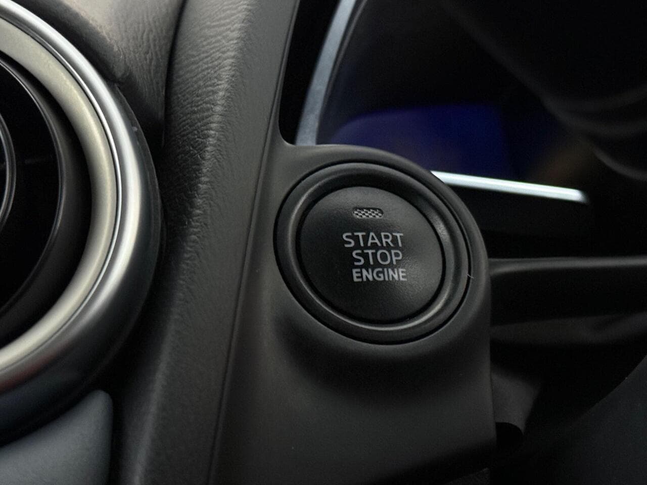 Mazda Mazda2 thumbnail Misc Controls