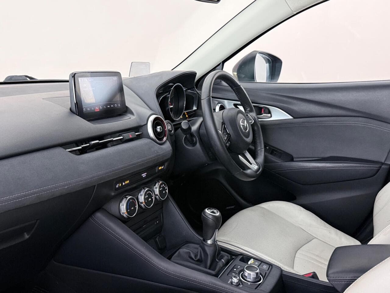 Mazda CX-3 thumbnail Interior Front
