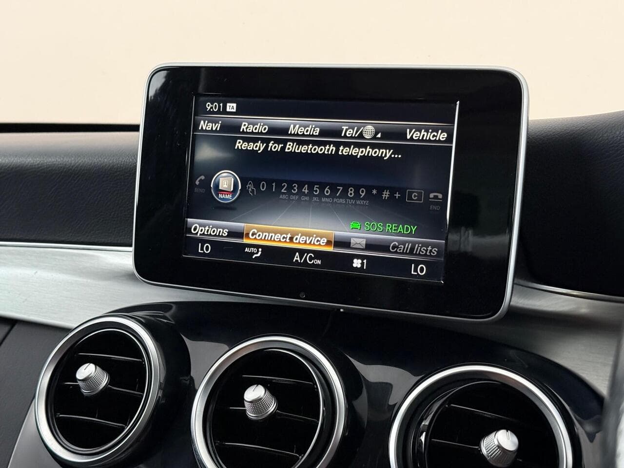 Mercedes-Benz C Class thumbnail Infotainment System