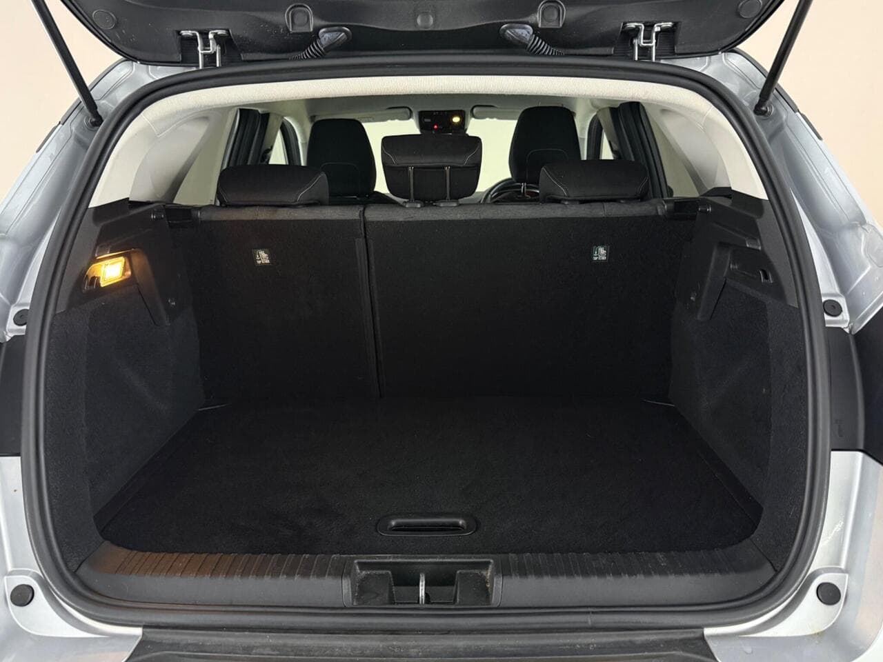 Renault Captur thumbnail Boot