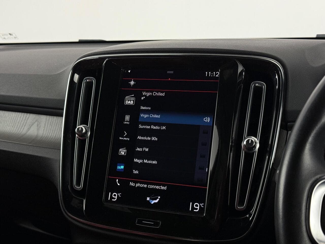 Volvo XC40 thumbnail Infotainment System