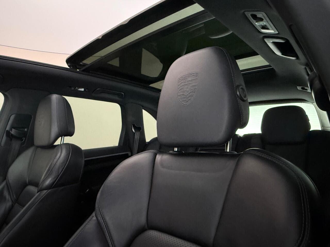 Porsche Cayenne thumbnail Seat Front Passenger