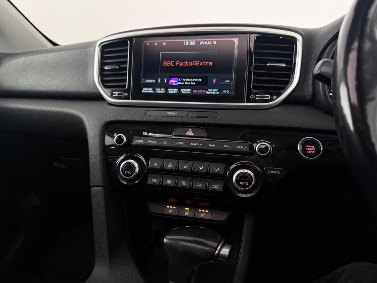 Kia Sportage thumbnail Infotainment System