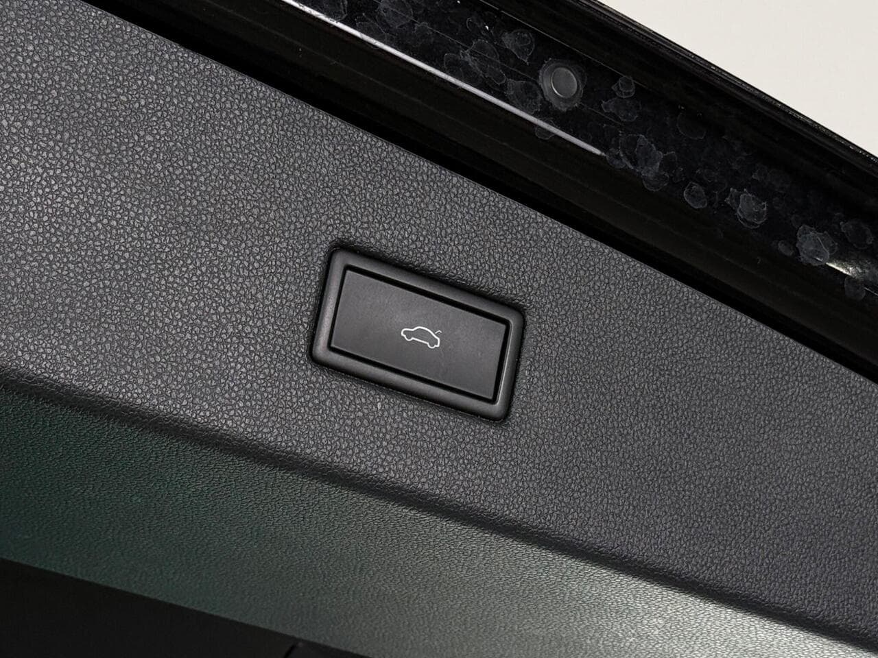 Volkswagen Tiguan thumbnail Misc Controls