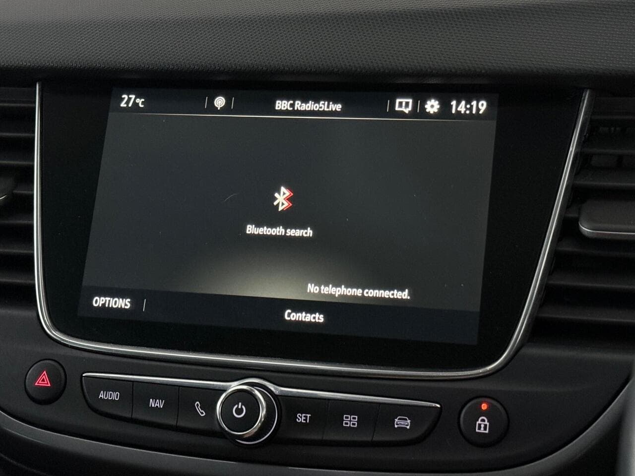 Vauxhall Crossland thumbnail Infotainment System