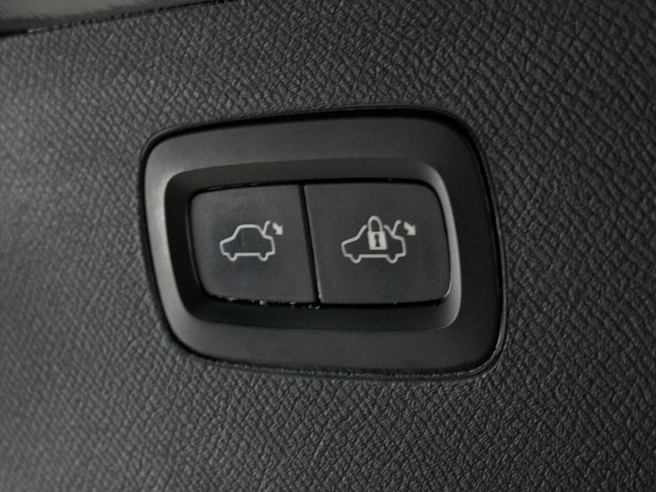 Volvo XC90 thumbnail Misc Controls