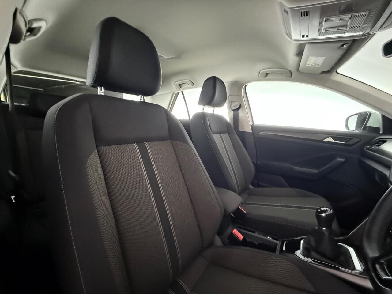 Volkswagen T-Roc thumbnail Seat Driver