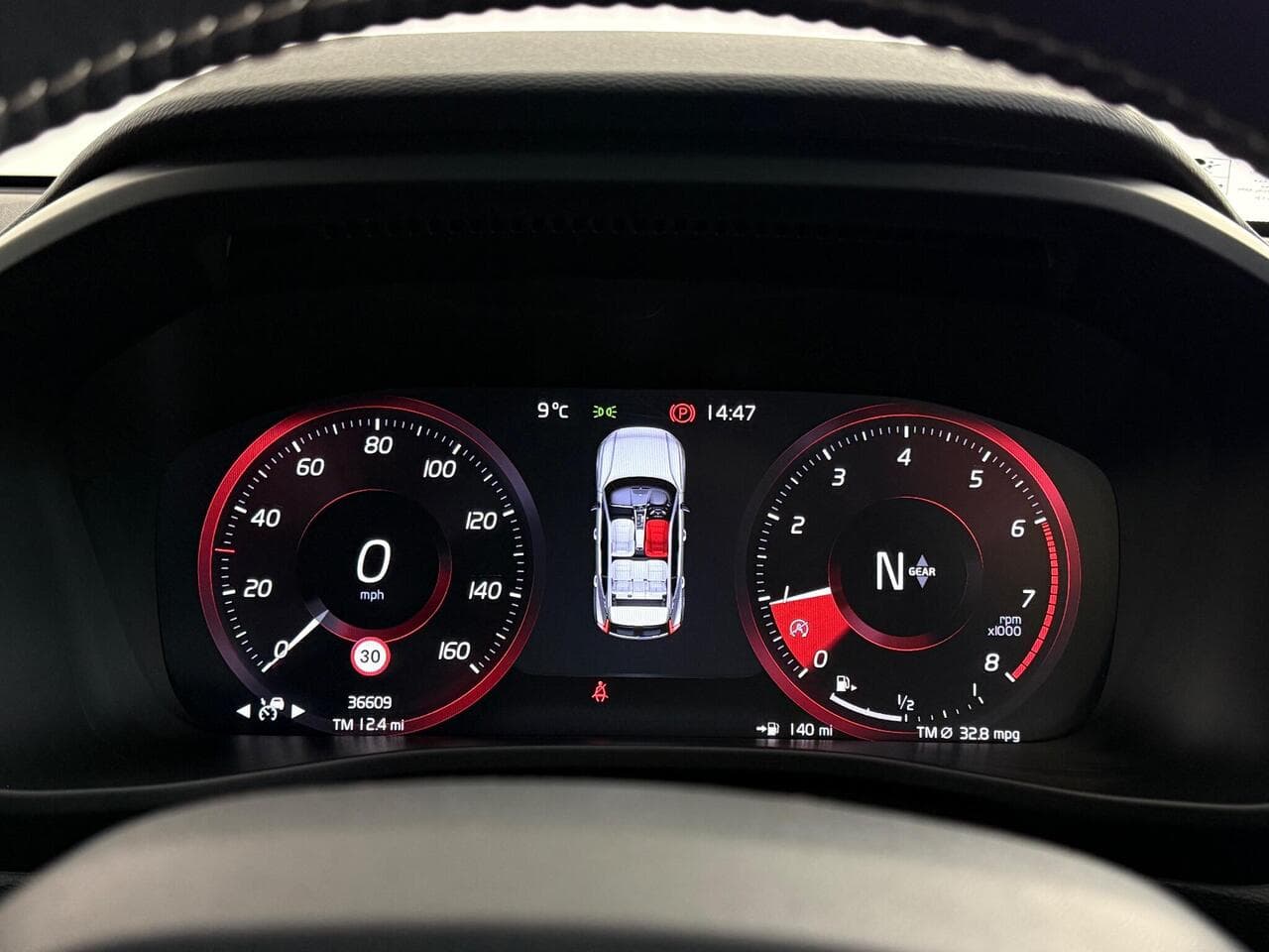 Volvo XC40 thumbnail Driver Instruments
