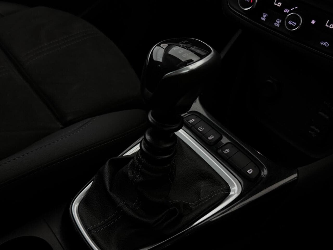 Vauxhall Crossland thumbnail Interior Front