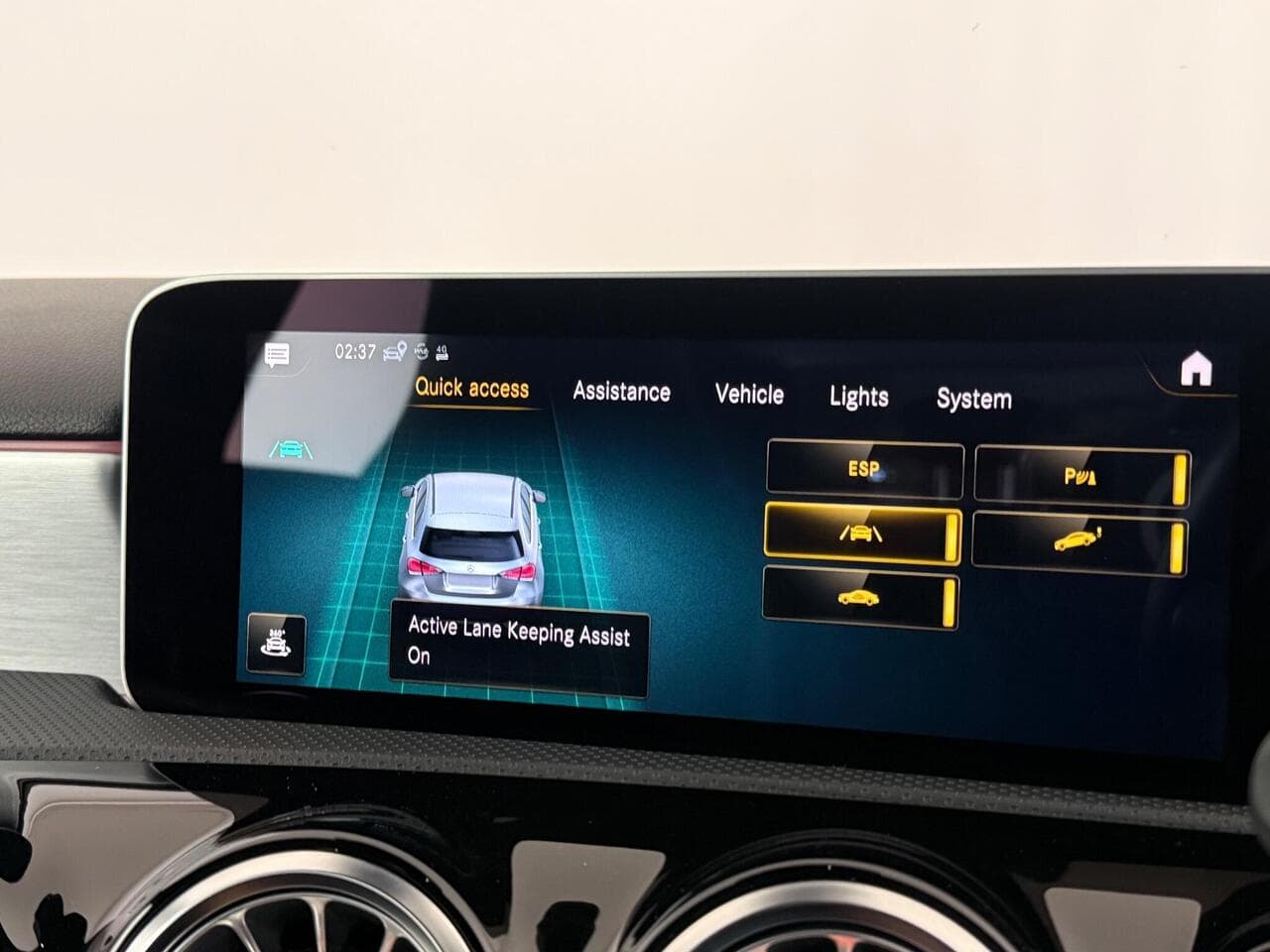 Mercedes-Benz A Class thumbnail Infotainment System