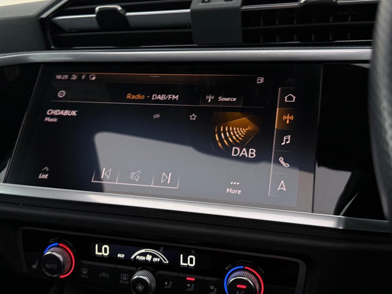 Audi Q3 thumbnail Infotainment System