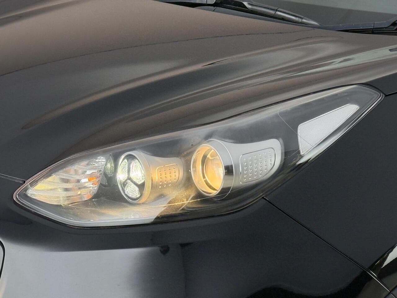 Kia Sportage thumbnail Lights Front