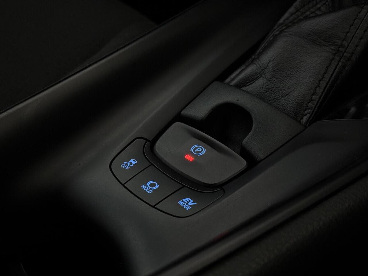 Toyota C-HR thumbnail Misc Controls