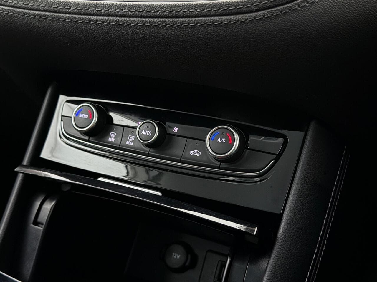 Vauxhall Grandland X thumbnail Misc Controls