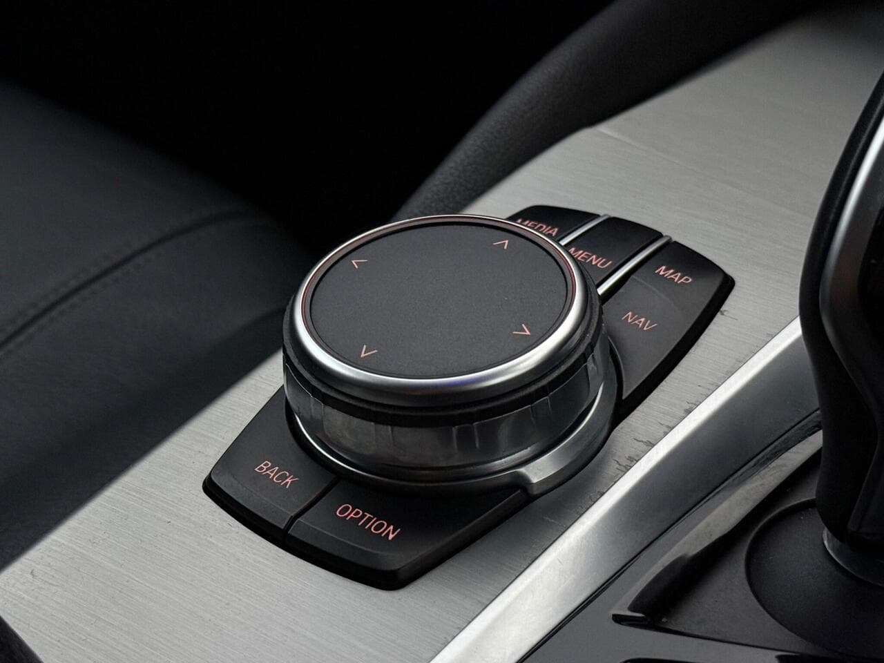BMW 5 Series thumbnail Misc Controls