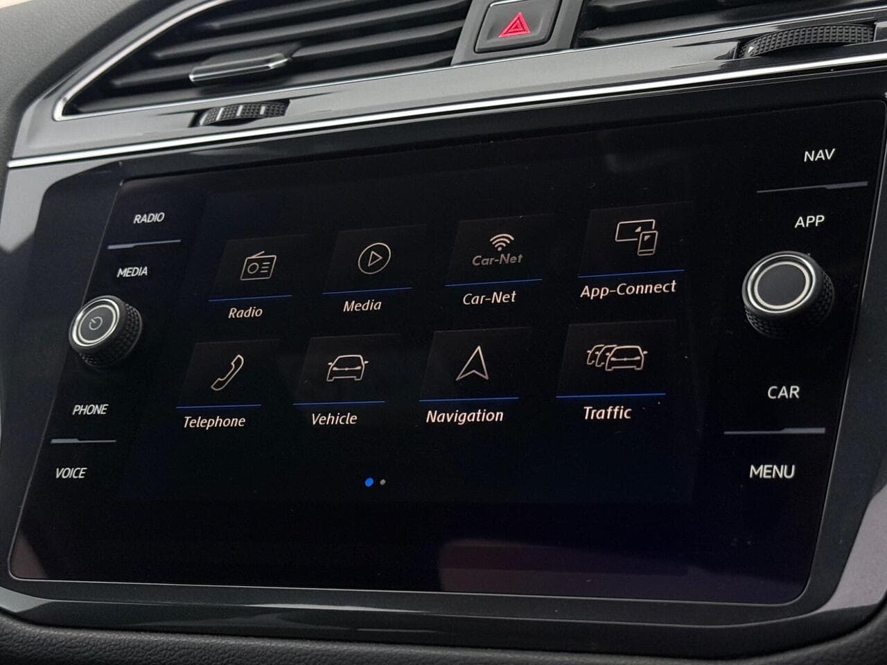 Volkswagen Tiguan Allspace thumbnail Infotainment System