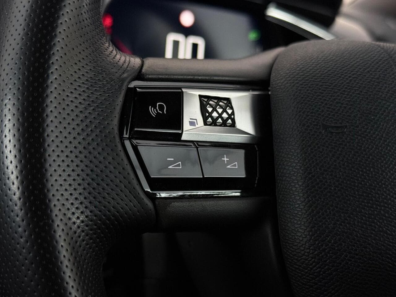 DS AUTOMOBILES DS 3 CROSSBACK thumbnail Misc Controls