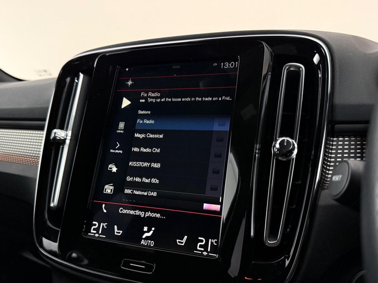 Volvo XC40 thumbnail Infotainment System