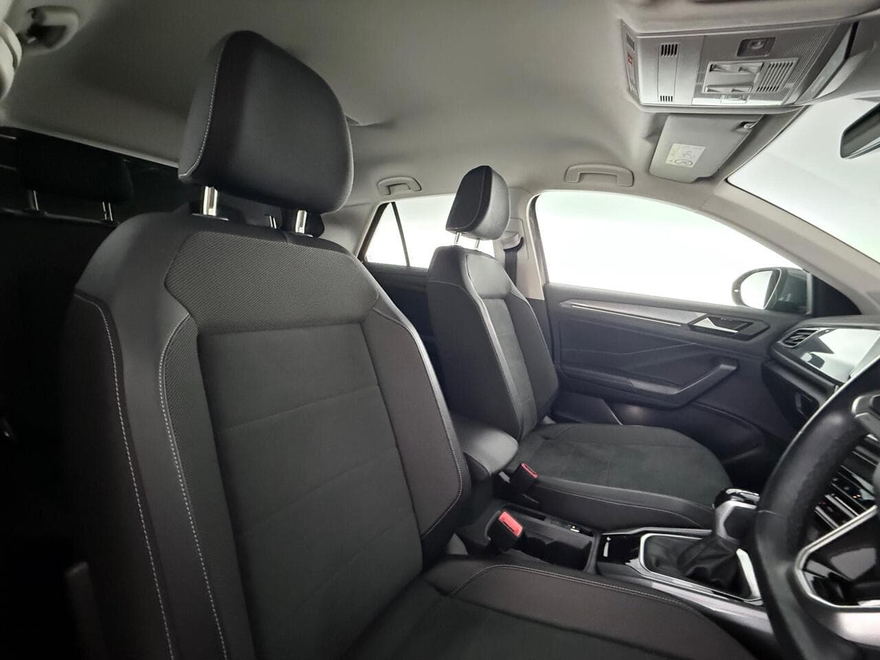 Volkswagen T-Roc thumbnail Seat Driver