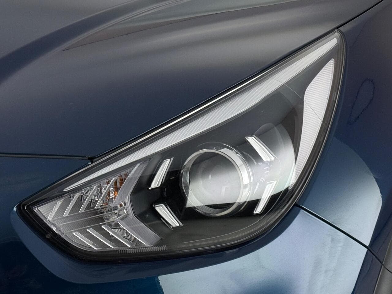 Kia Niro thumbnail Lights Front