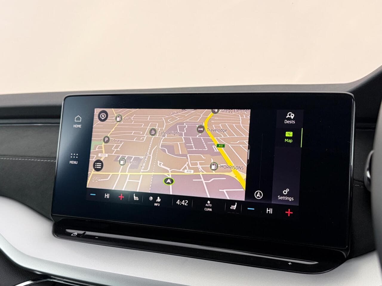 Skoda Octavia thumbnail Infotainment System