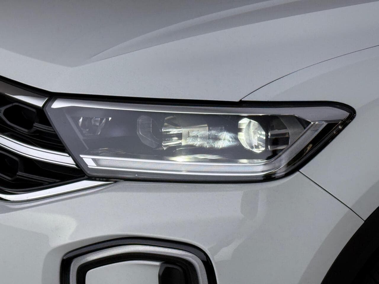 Volkswagen T-Roc thumbnail Lights Front
