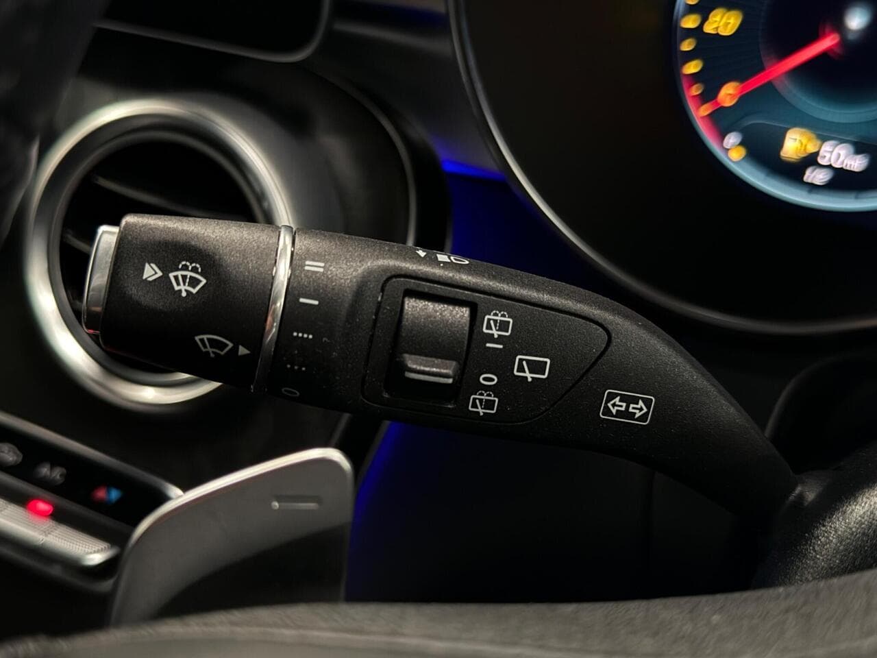 Mercedes-Benz GLC thumbnail Misc Controls