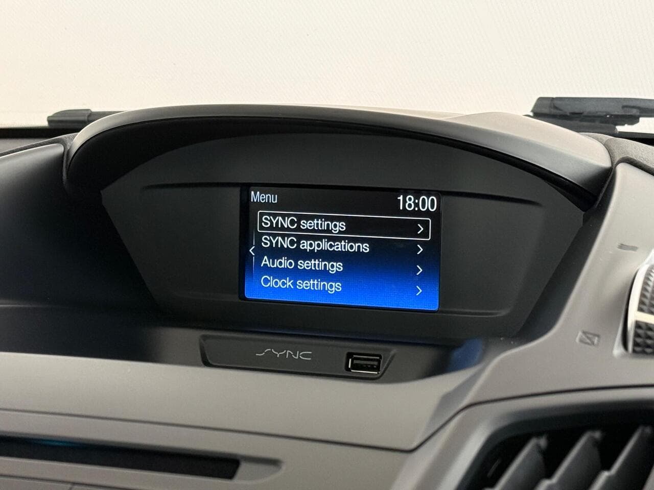 Ford Kuga thumbnail Infotainment System
