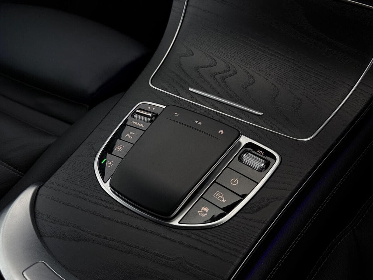 Mercedes-Benz GLC thumbnail Misc Controls