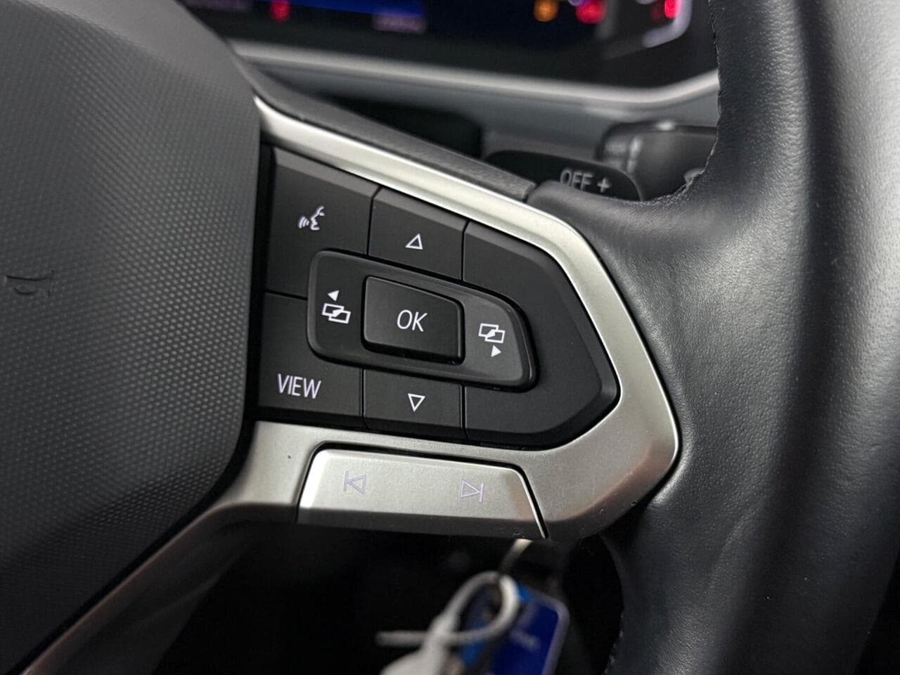 Volkswagen T-Roc thumbnail Misc Controls