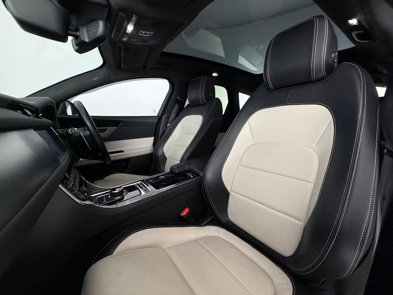 Jaguar XF thumbnail Seat Front Passenger