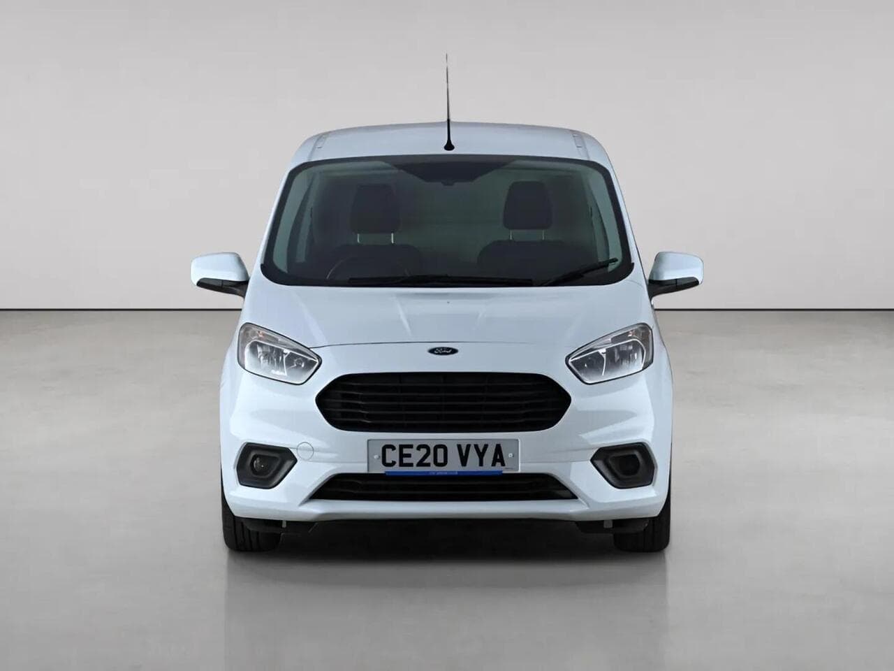 Ford Transit Courier thumbnail Front