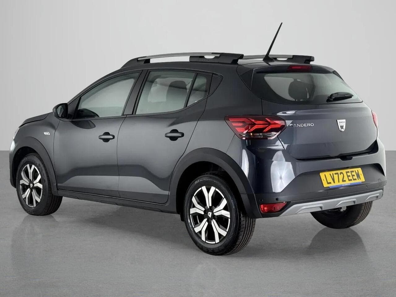Dacia Sandero Stepway thumbnail Rear Left