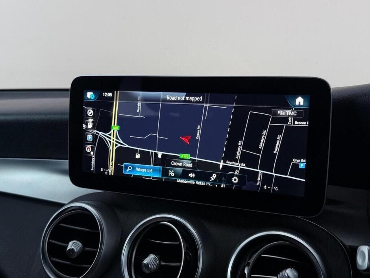 Mercedes-Benz GLC thumbnail Infotainment System