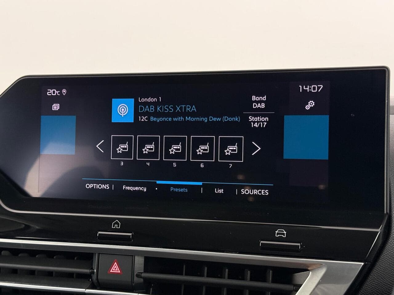 Citroen C4 thumbnail Infotainment System
