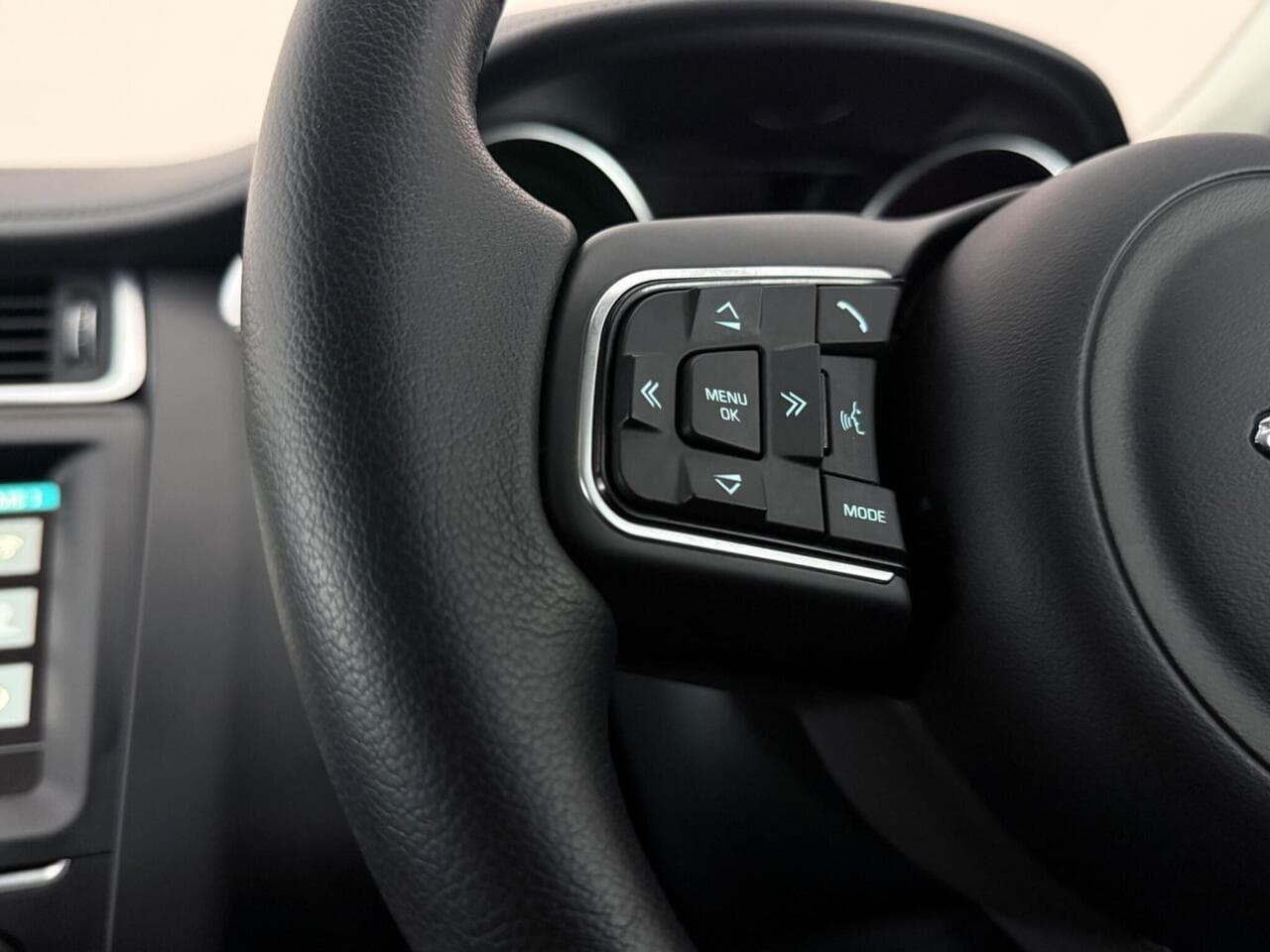 Jaguar E-PACE thumbnail Misc Controls