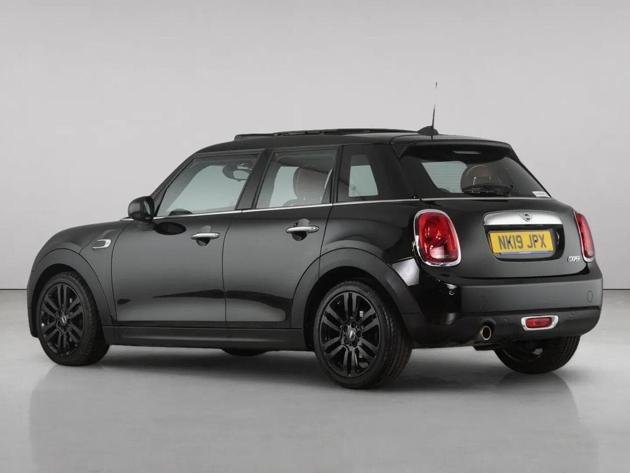 MINI Hatch thumbnail Rear Left
