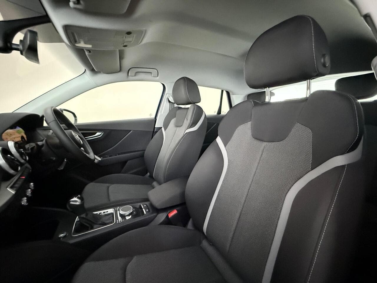 Audi Q2 thumbnail Seat Front Passenger