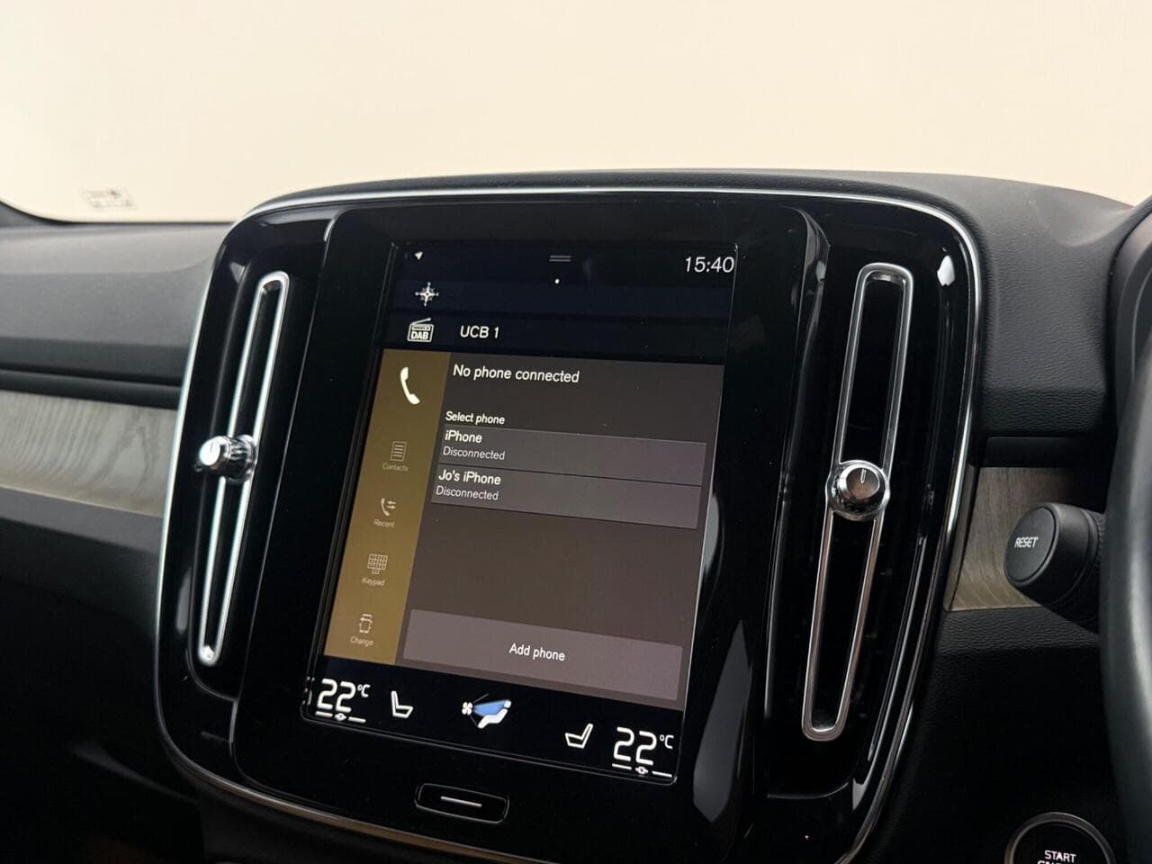 Volvo XC40 thumbnail Infotainment System