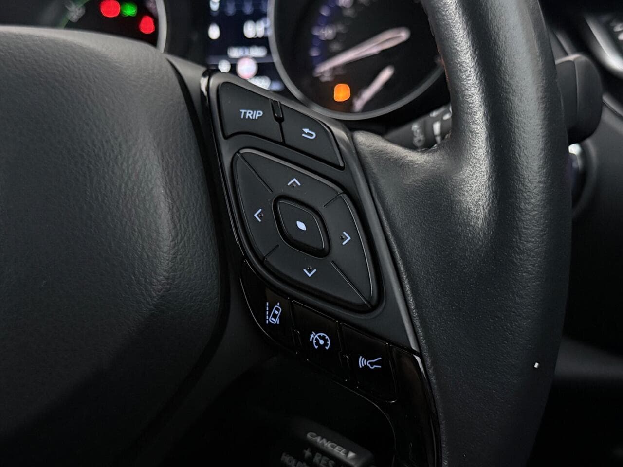 Toyota C-HR thumbnail Misc Controls