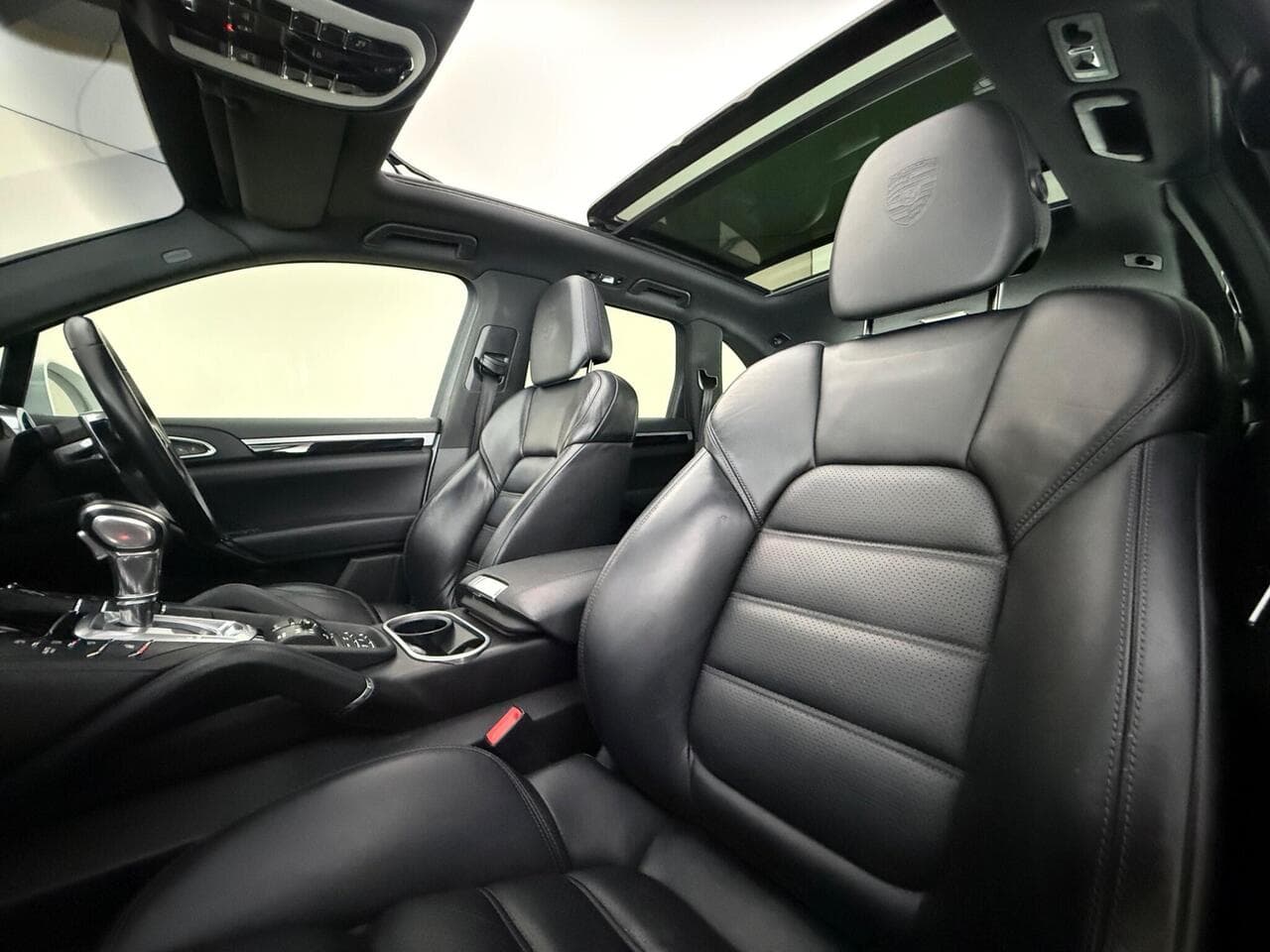 Porsche Cayenne thumbnail Seat Front Passenger