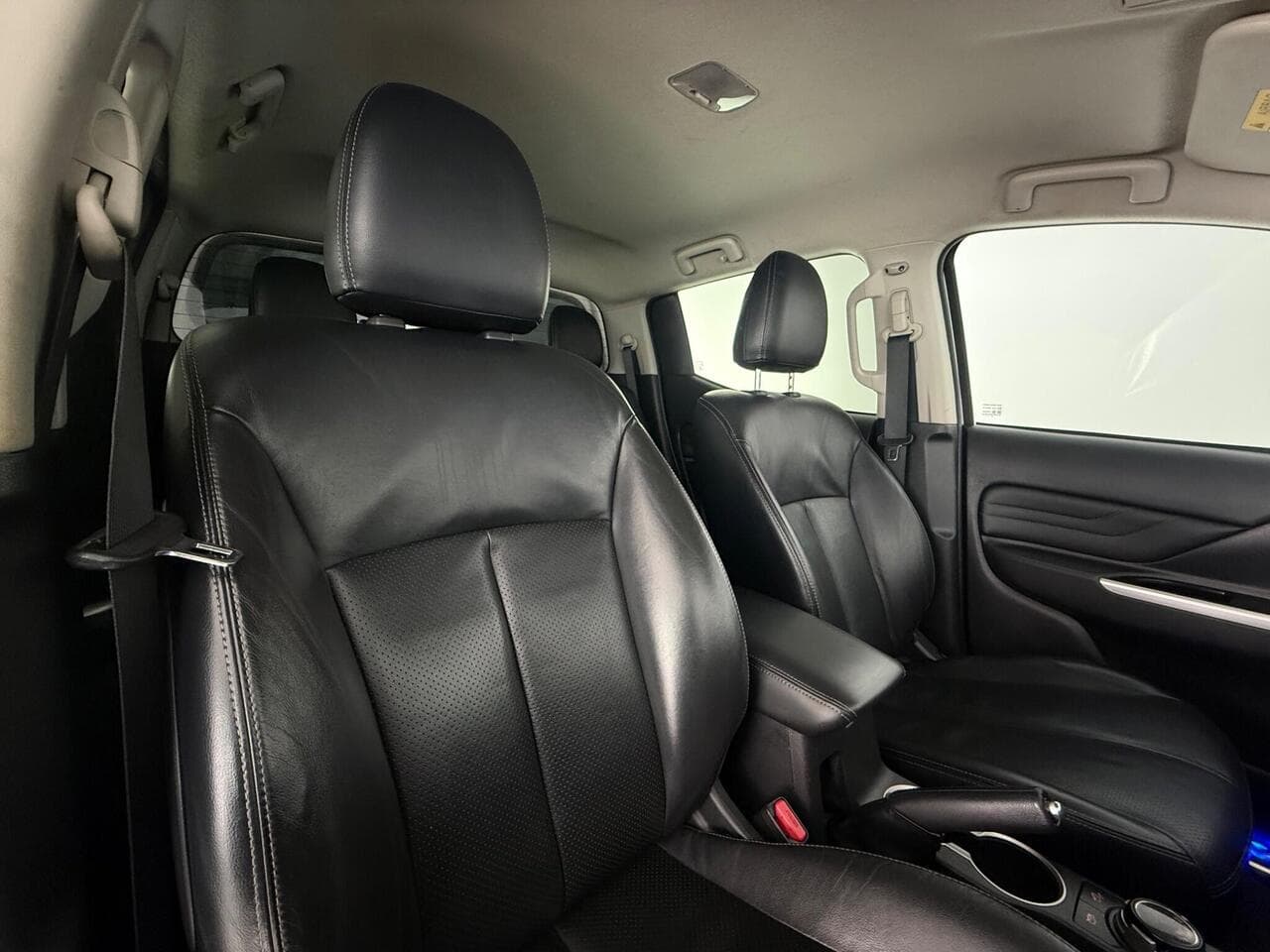 Mitsubishi L200 thumbnail Seat Driver