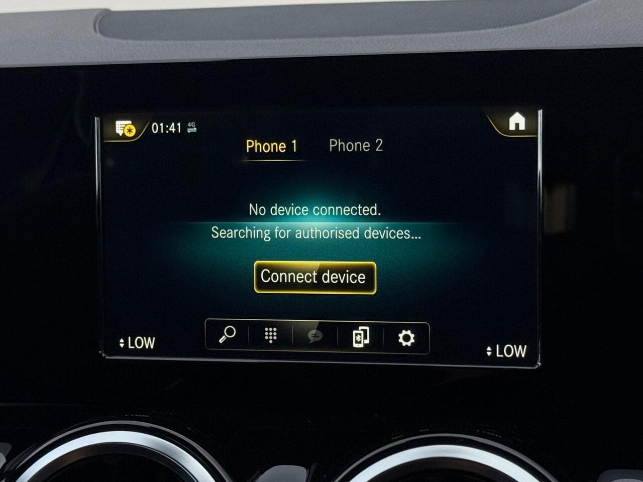 Mercedes-Benz GLA thumbnail Infotainment System