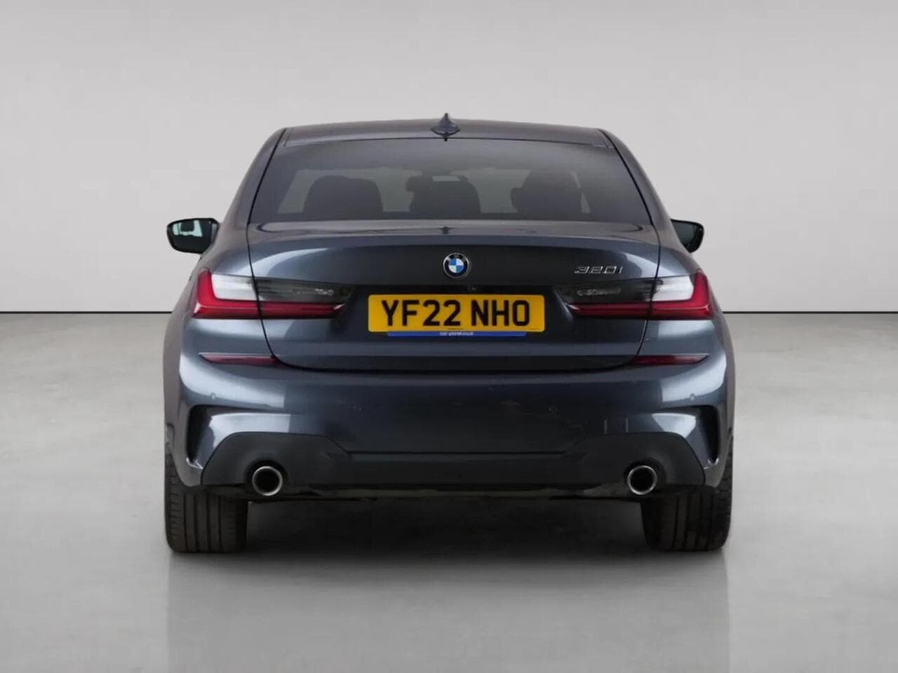 BMW 3 Series thumbnail Rear