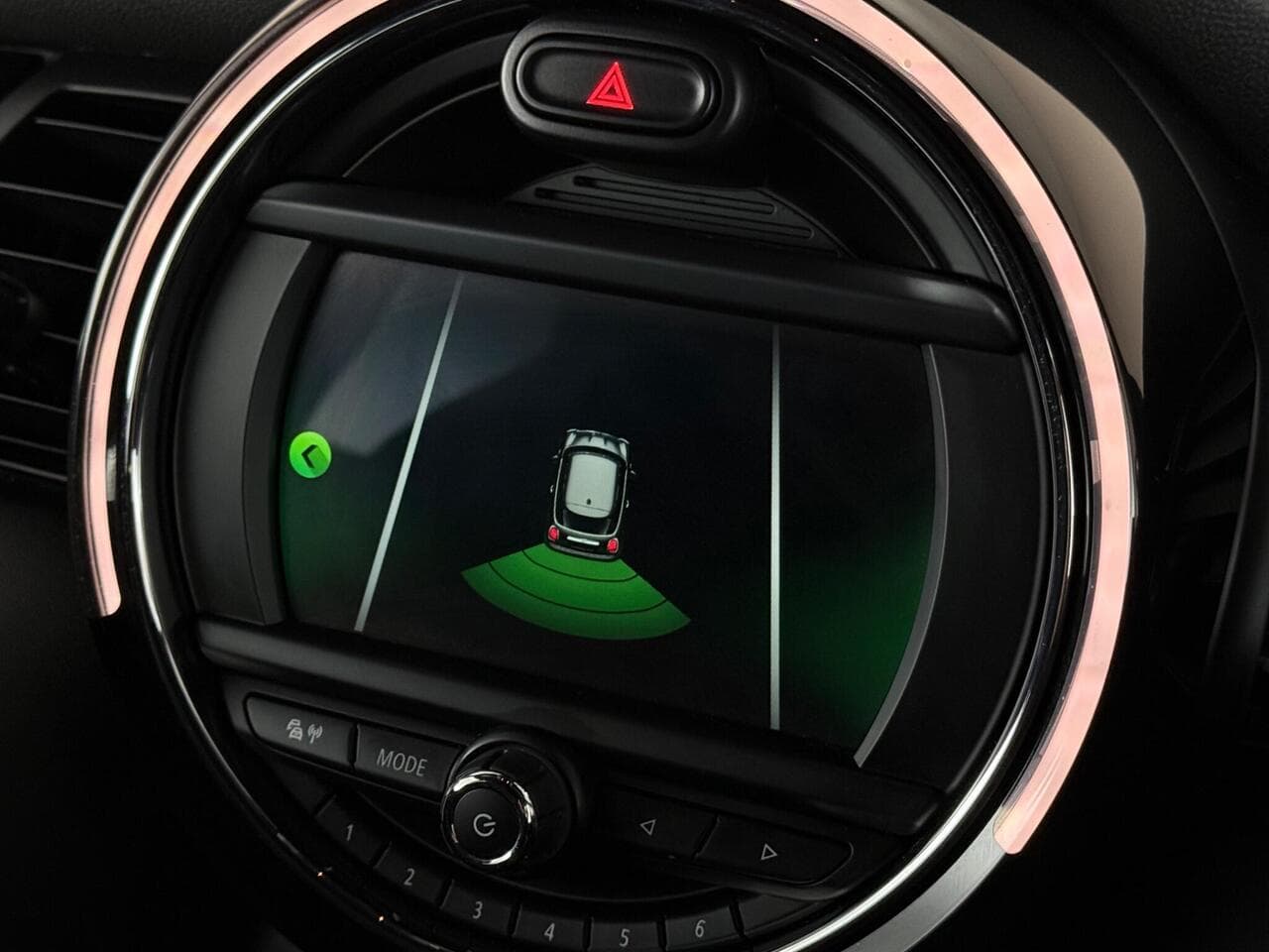 MINI Hatch thumbnail Infotainment System