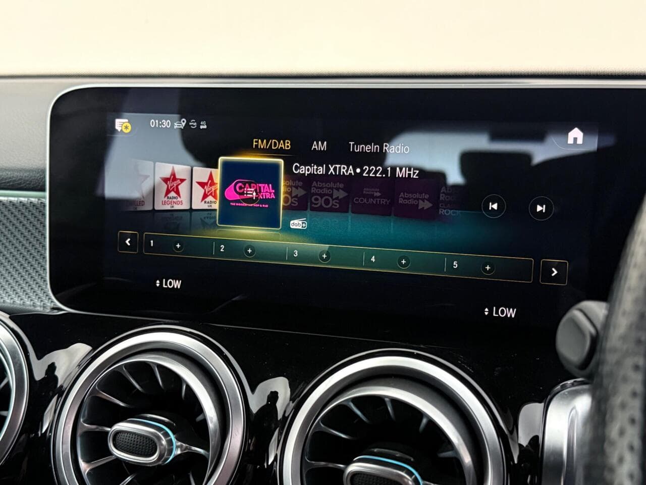 Mercedes-Benz GLB thumbnail Infotainment System