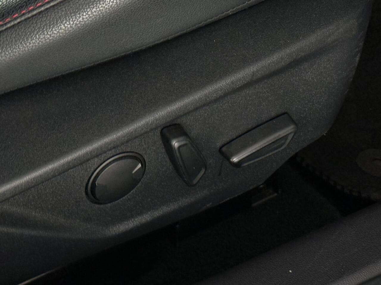 Ford Focus thumbnail Misc Controls