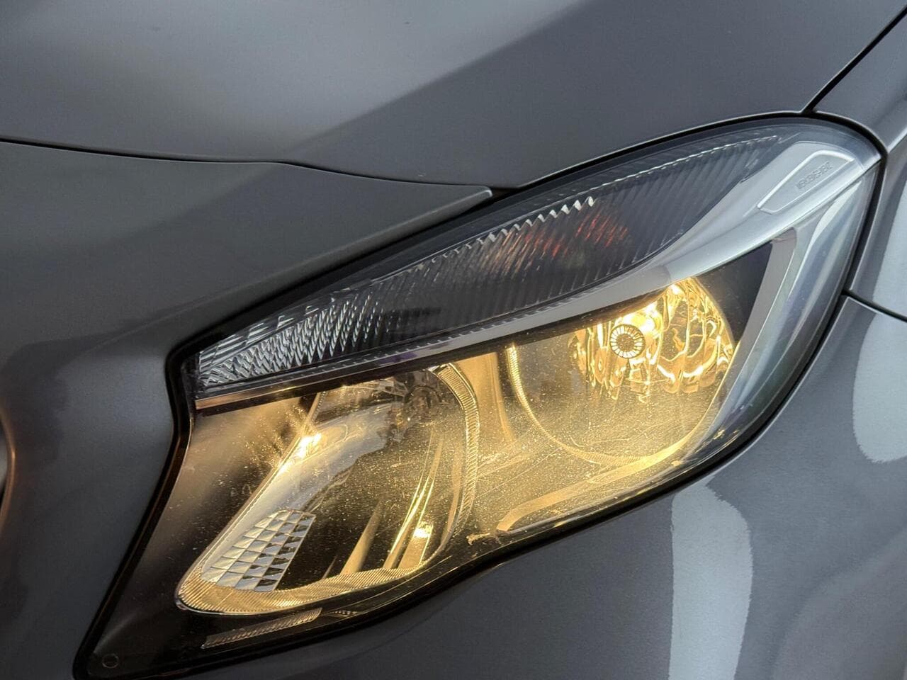 Mercedes-Benz GLA thumbnail Lights Front
