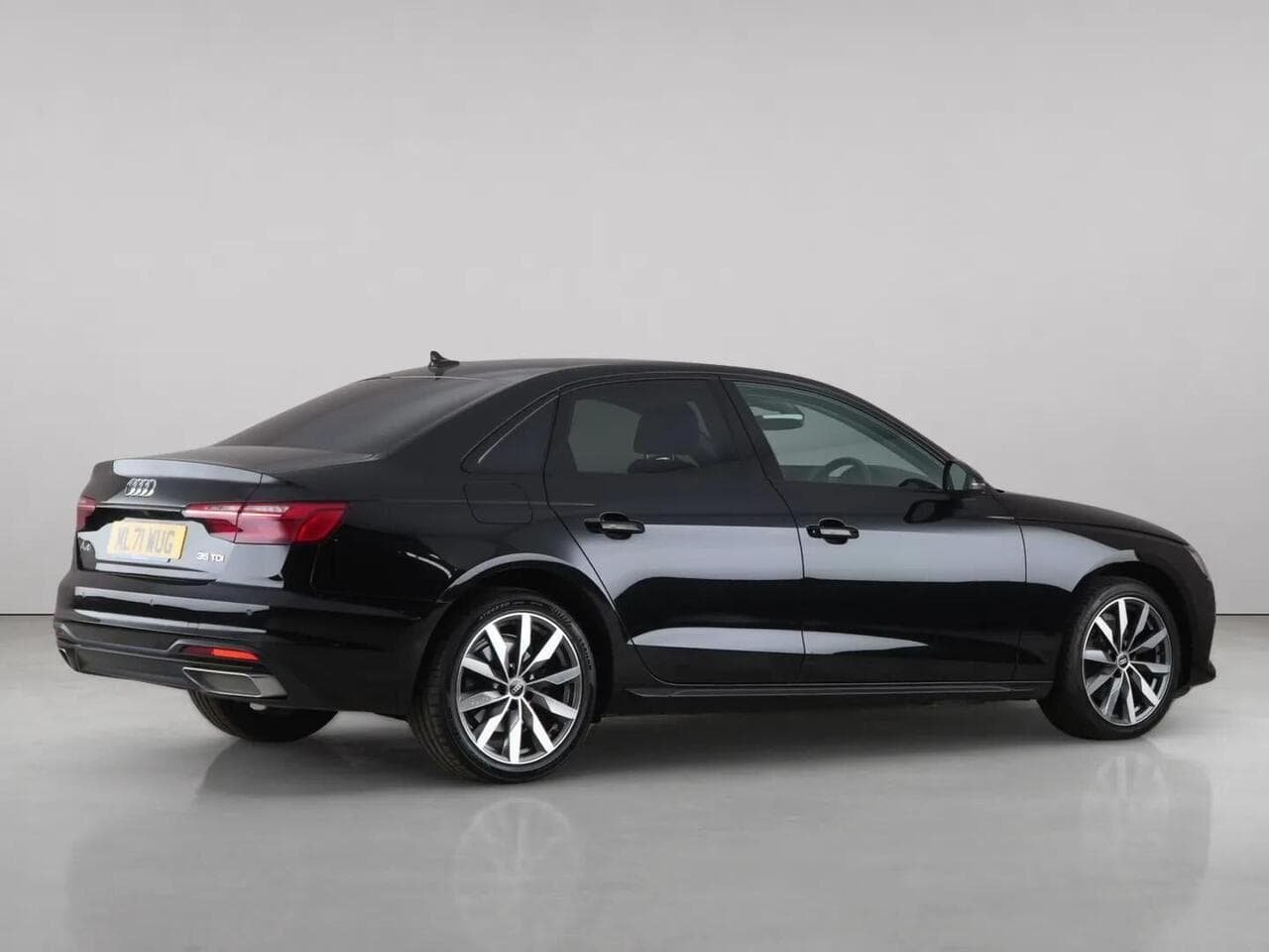 Audi A4 thumbnail Side Right